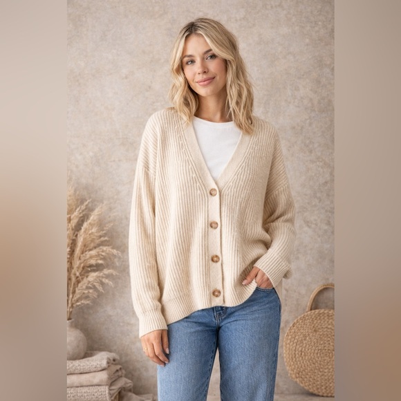 Quince Oversized Boyfriend Cardigan - Picture 2 of 10